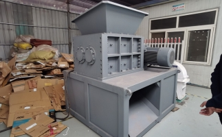 撕碎機撕碎硬紙殼，全程記錄！