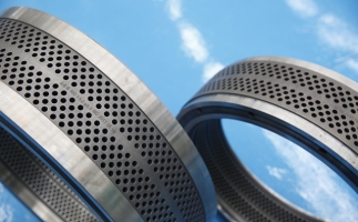 木屑顆粒機(jī)?？椎呐帕蟹绞接心男?？